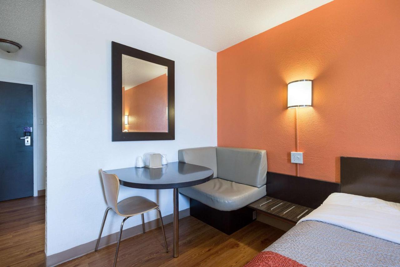 Motel 6-Lincoln, Il Eksteriør bilde
