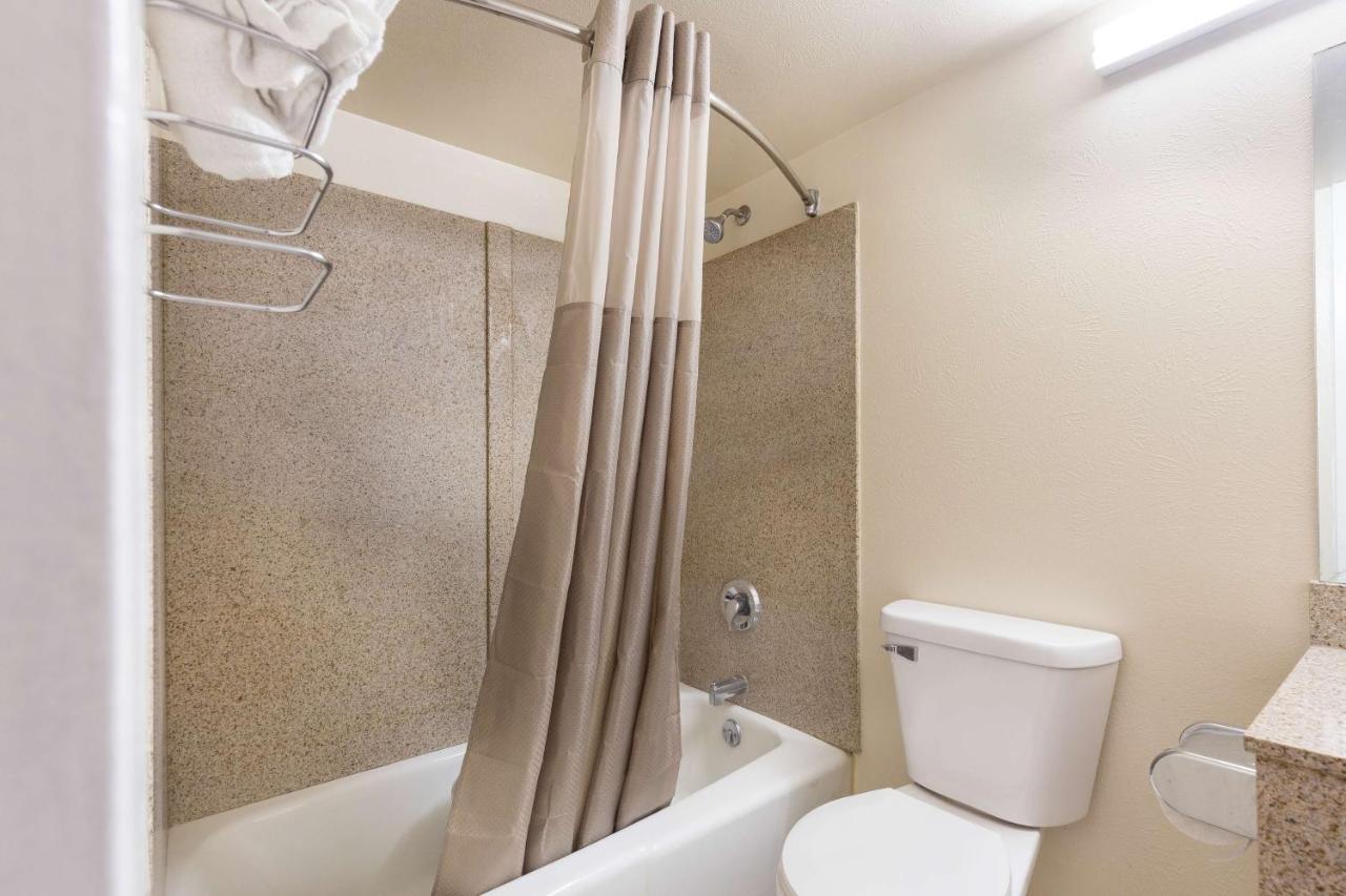 Motel 6-Lincoln, Il Eksteriør bilde