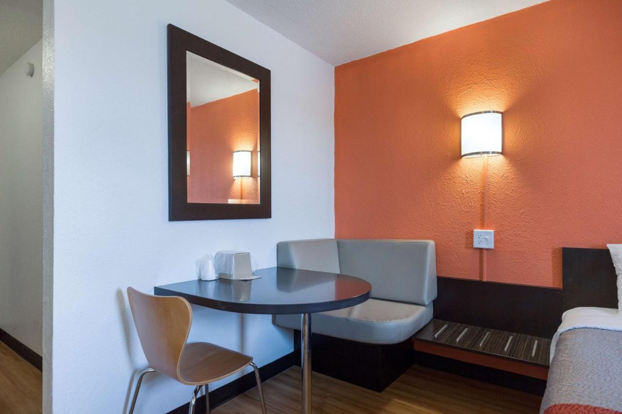 Motel 6-Lincoln, Il Eksteriør bilde