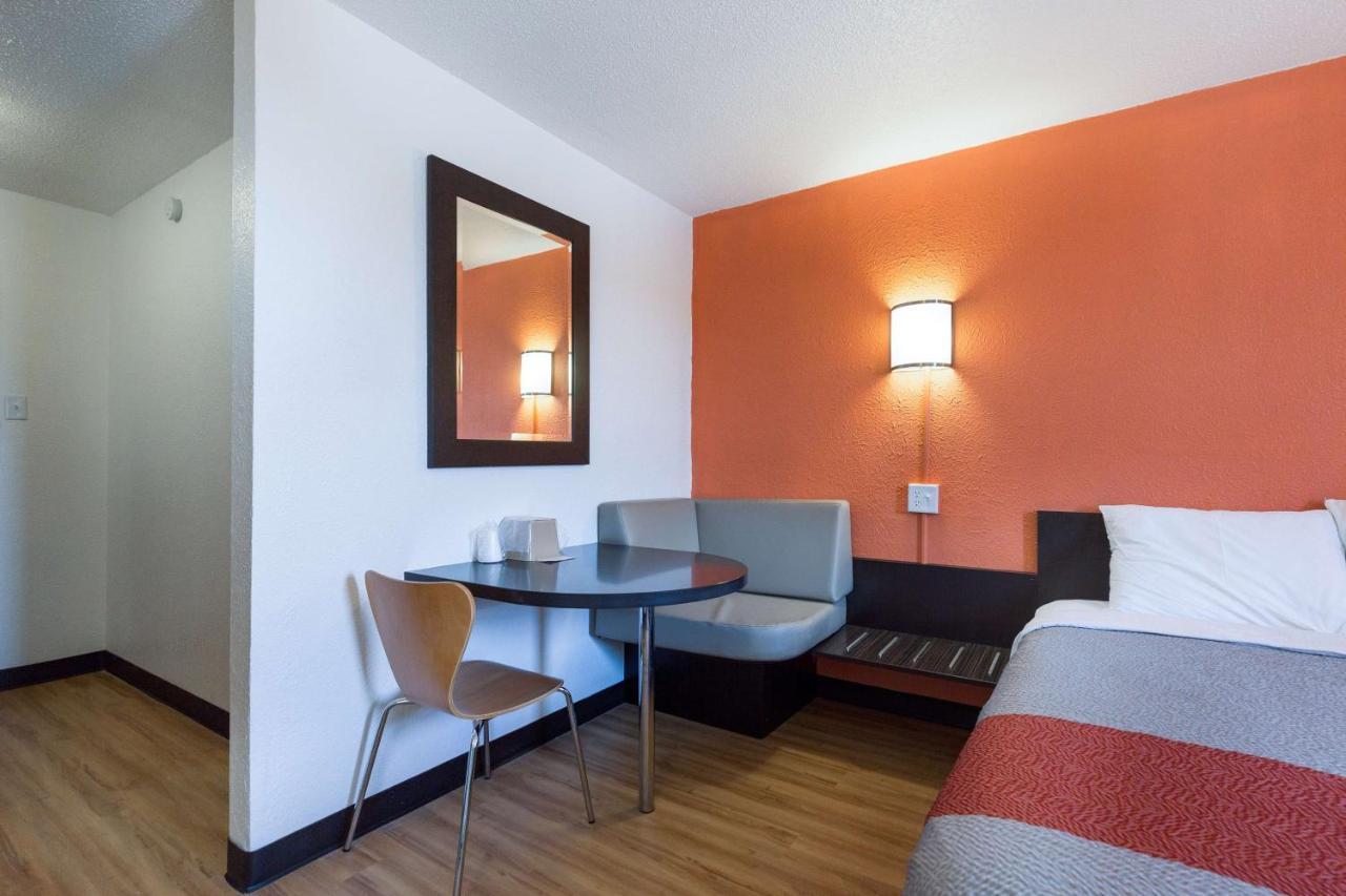 Motel 6-Lincoln, Il Eksteriør bilde
